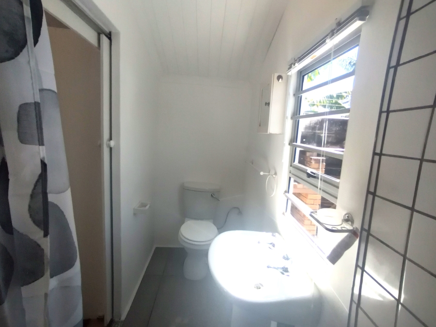 To Let 1 Bedroom Property for Rent in Peerless Park East Western Cape